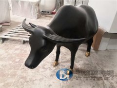 <strong>高档玻璃钢卡通雕塑是怎么制作成型的</strong>